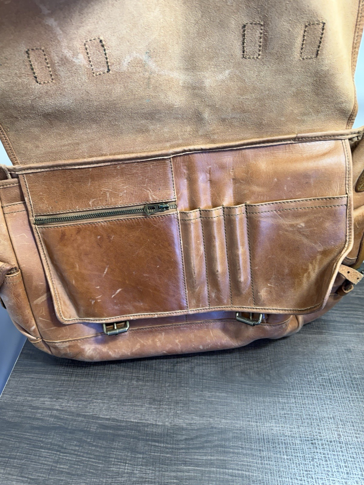 Whipping Post WP Standard Large Leather Messenger Bag Brown Distressed