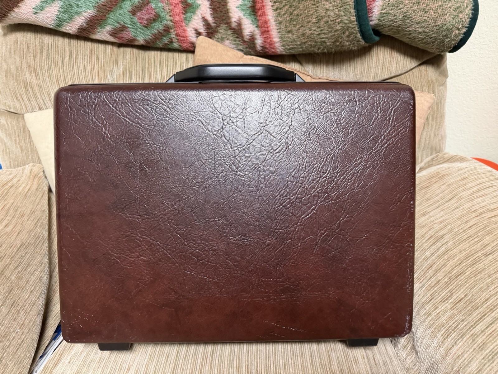 Samsonite Omega GL Briefcase Hard Shell Attache Case with Combination Lock.