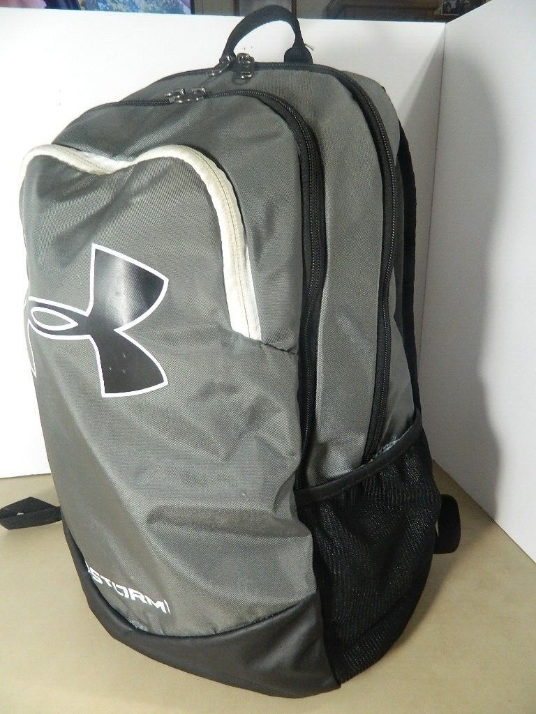 Under Armour Storm 1 Heat Gear Backpack Graphite/Black, 3 Zippered Compartments