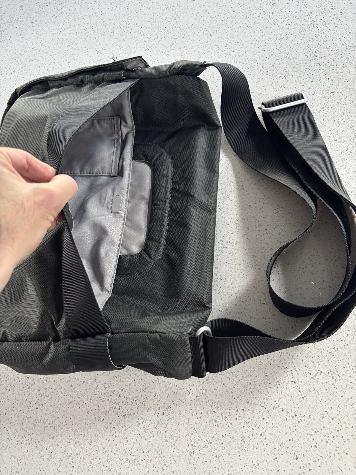 Tumi T-Tech Crossbody Messenger Bag Black and Grey Excellent Condition