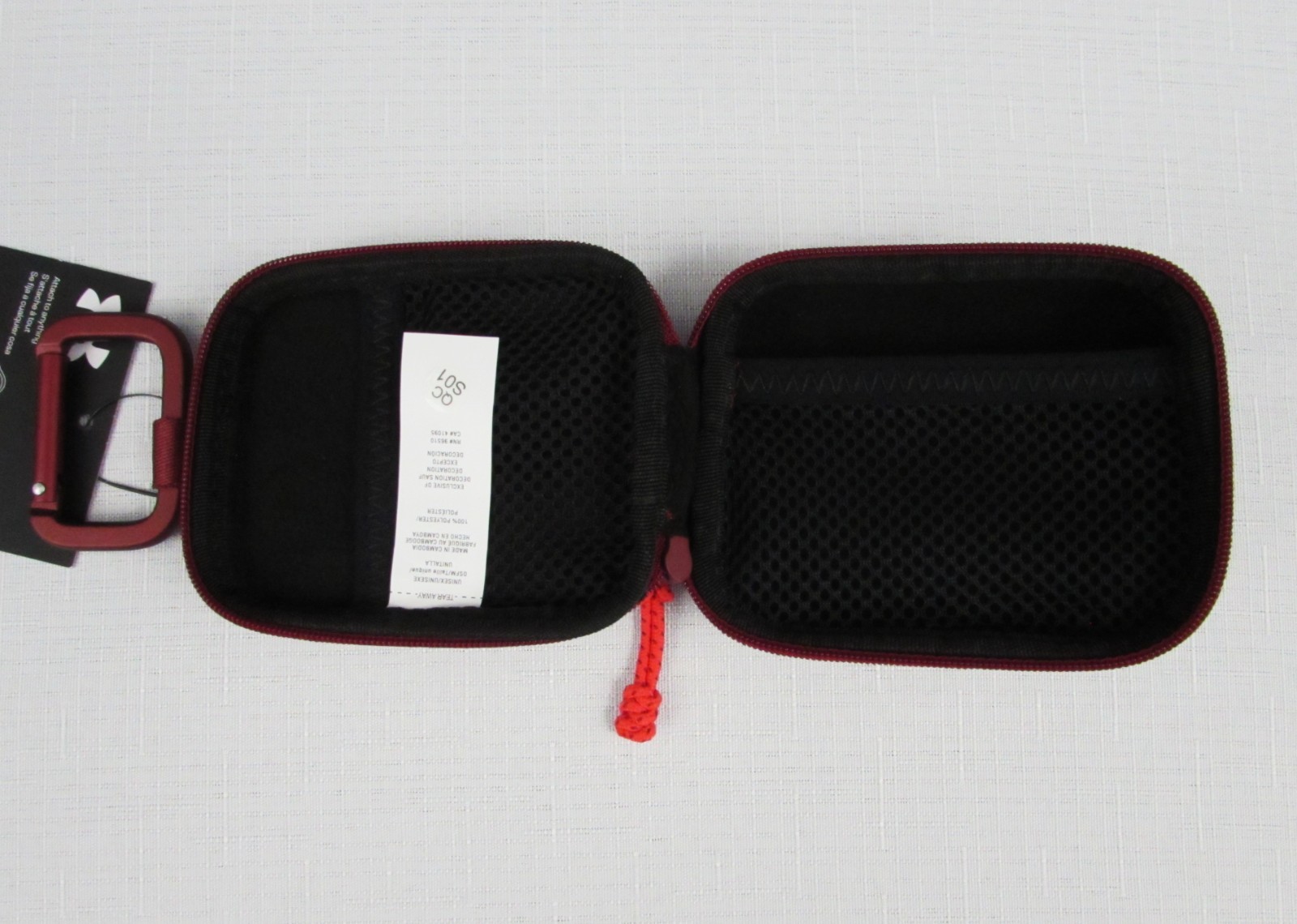 Under Armour Unisex-Adult Micro Essentials Container Maroon 1378573 625 NWT.