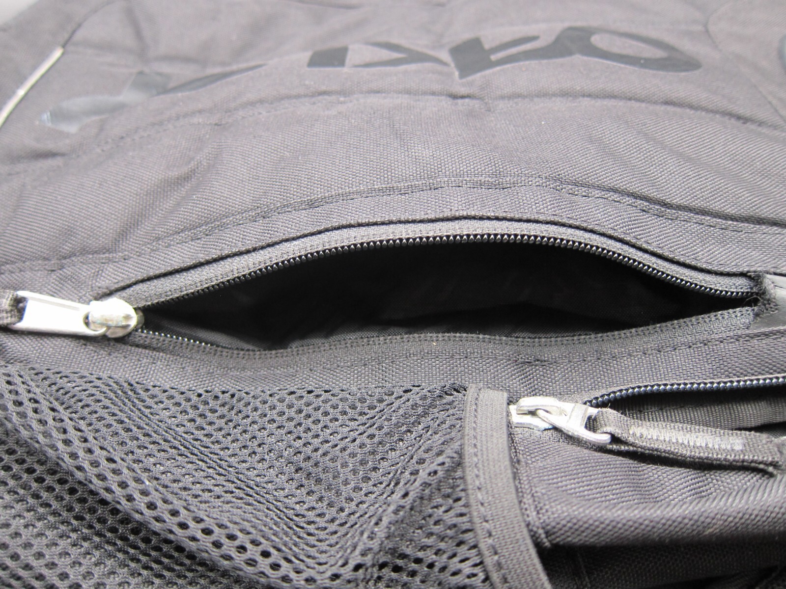 Oakley Enduro Backpack 2.0 20L Men’s Padded Laptop Bag Blackout