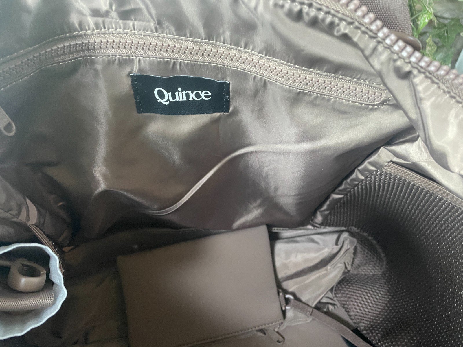 NWT QUINCE ALL DAY NEOPRENE DUFFLE TRAVEL DUFFEL BAG TRAVEL ESPRESSO MSRP $102
