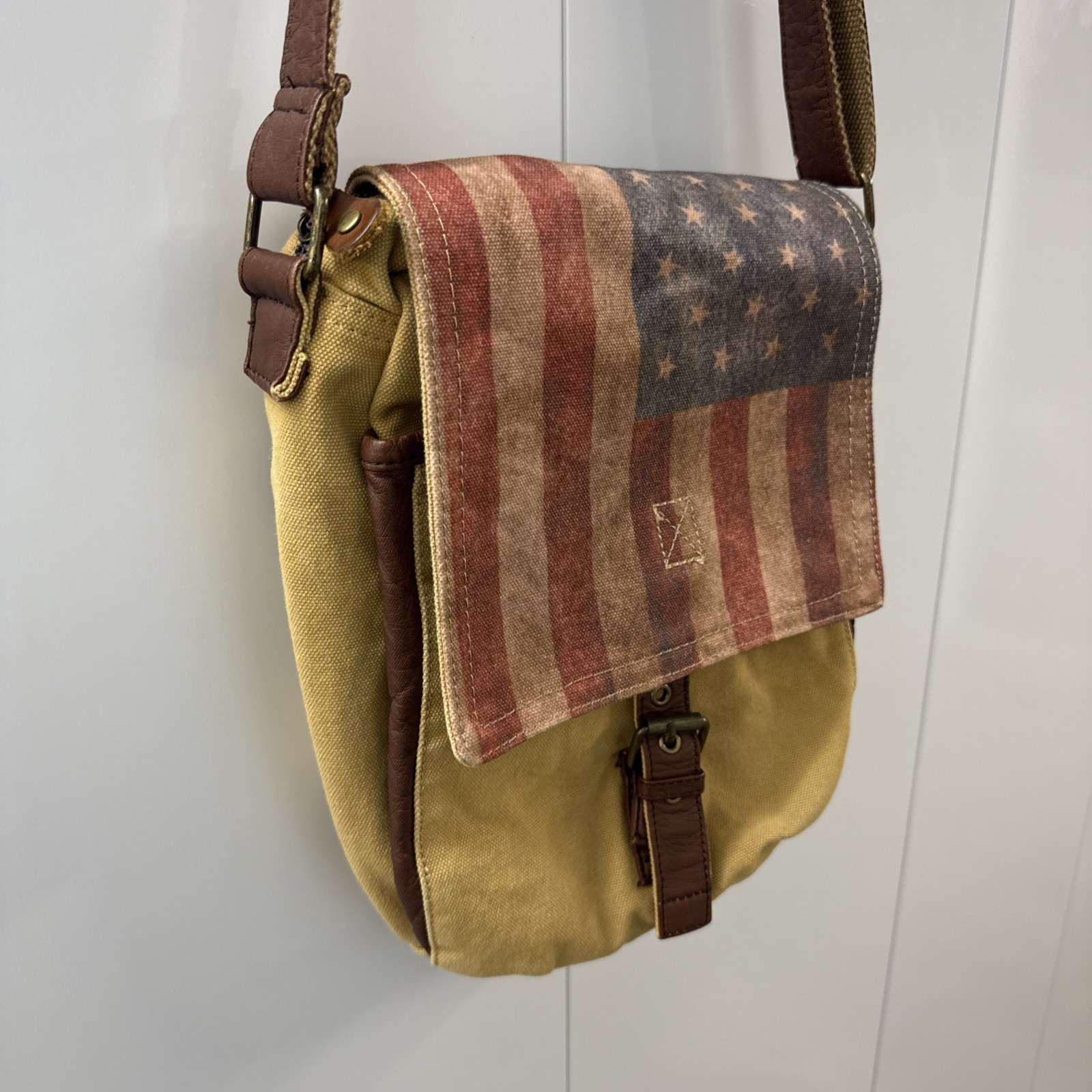 Studio Manhattan Messenger Bag Authentic Leather Canvas Cross Body USA FLAG