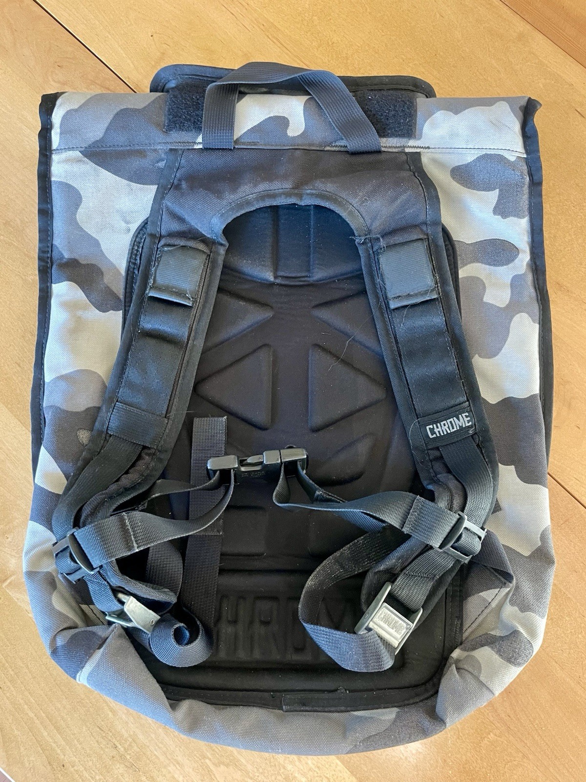 Chrome Industries Orlov Reflective Camo Bike Messenger Backpack 2013