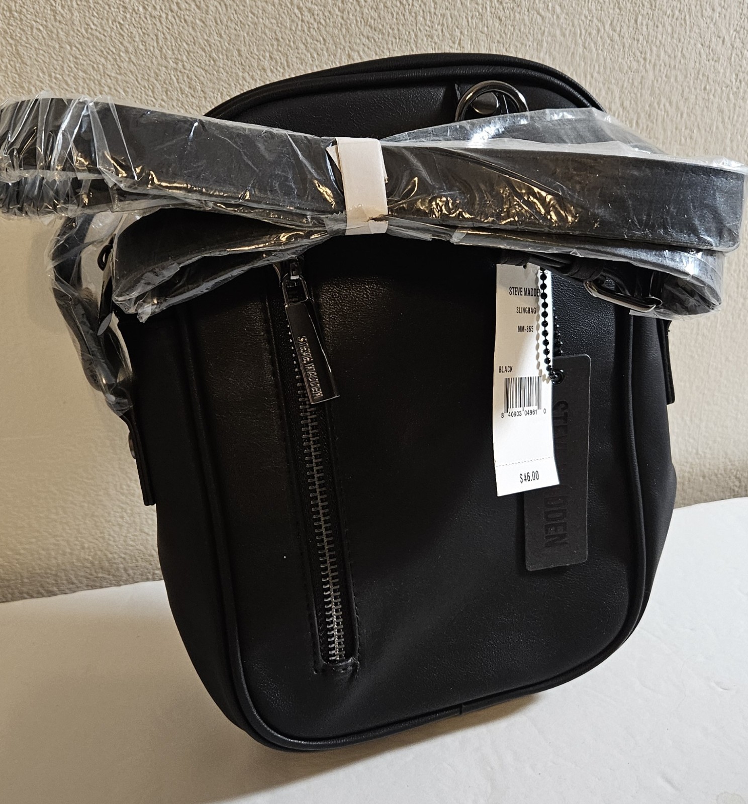 New Steve Madden Men’s Shoulder Sling Bag Black 7in x 9in x 2in