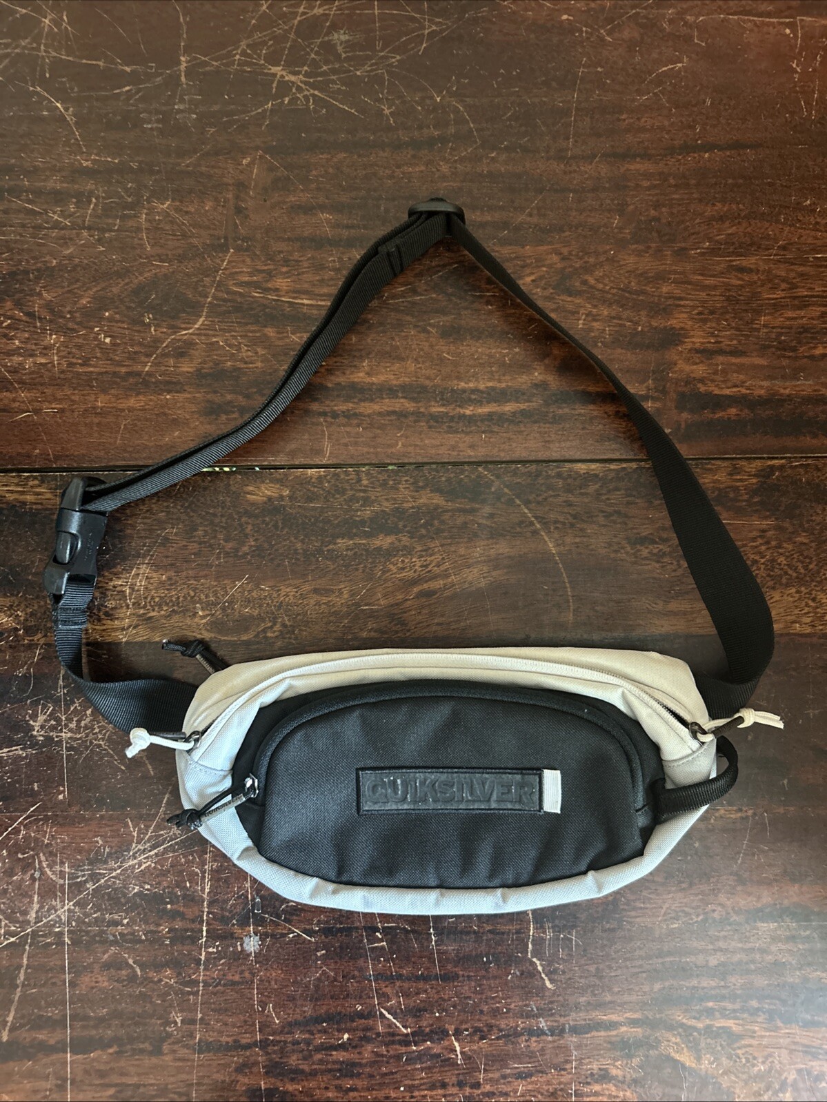Quicksilver Fanny Pack White, Black, & Gray Used Clean Adjustable