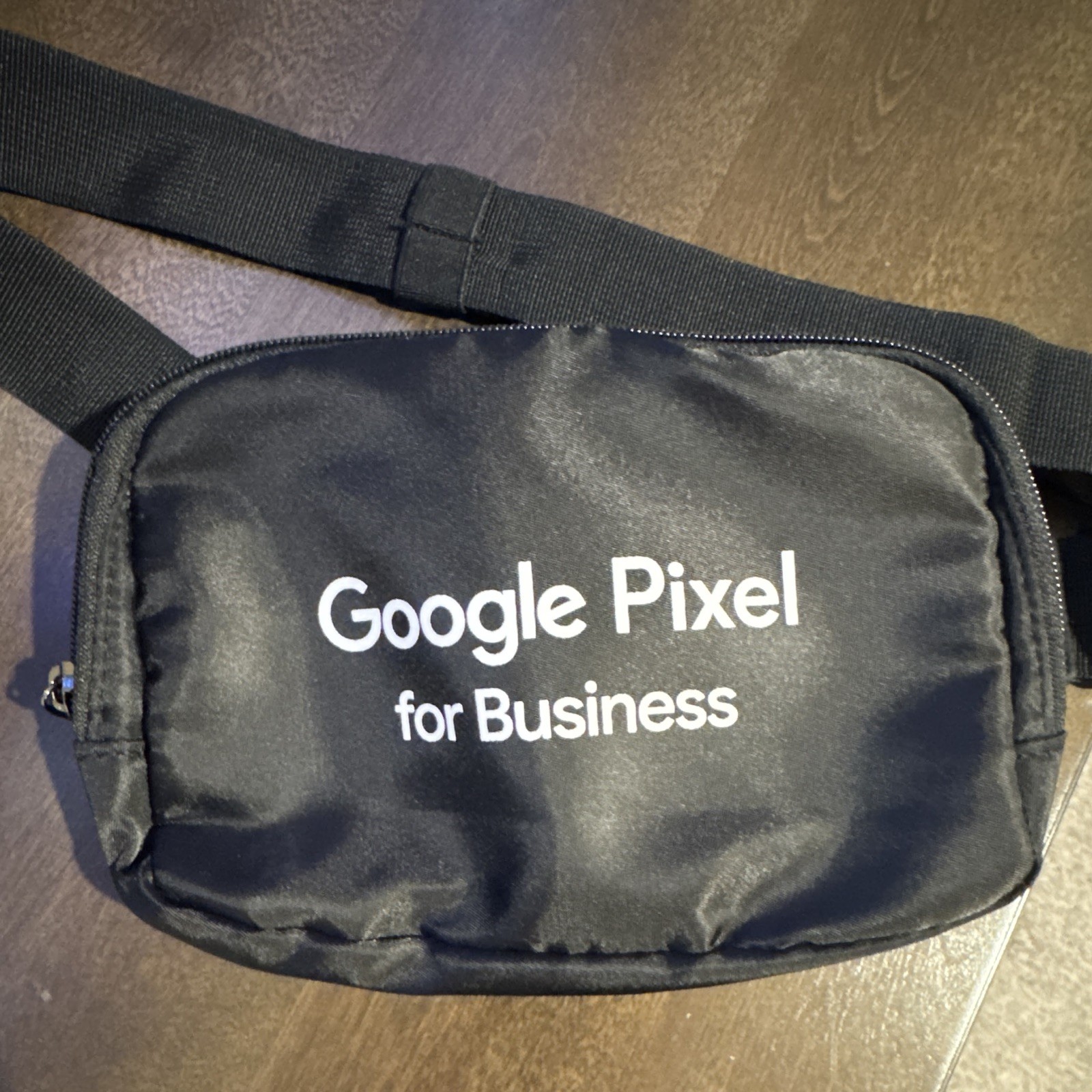 Google Pixel Black Belt Bag Fanny Pack Zip Adjustable Strap Inner Pockets Logo