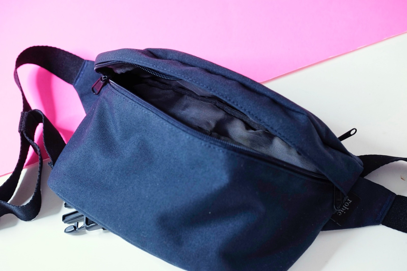 Uniqlo Robic Fanny Waist Pack Belt Bag Single Strap Backpack Black 423483