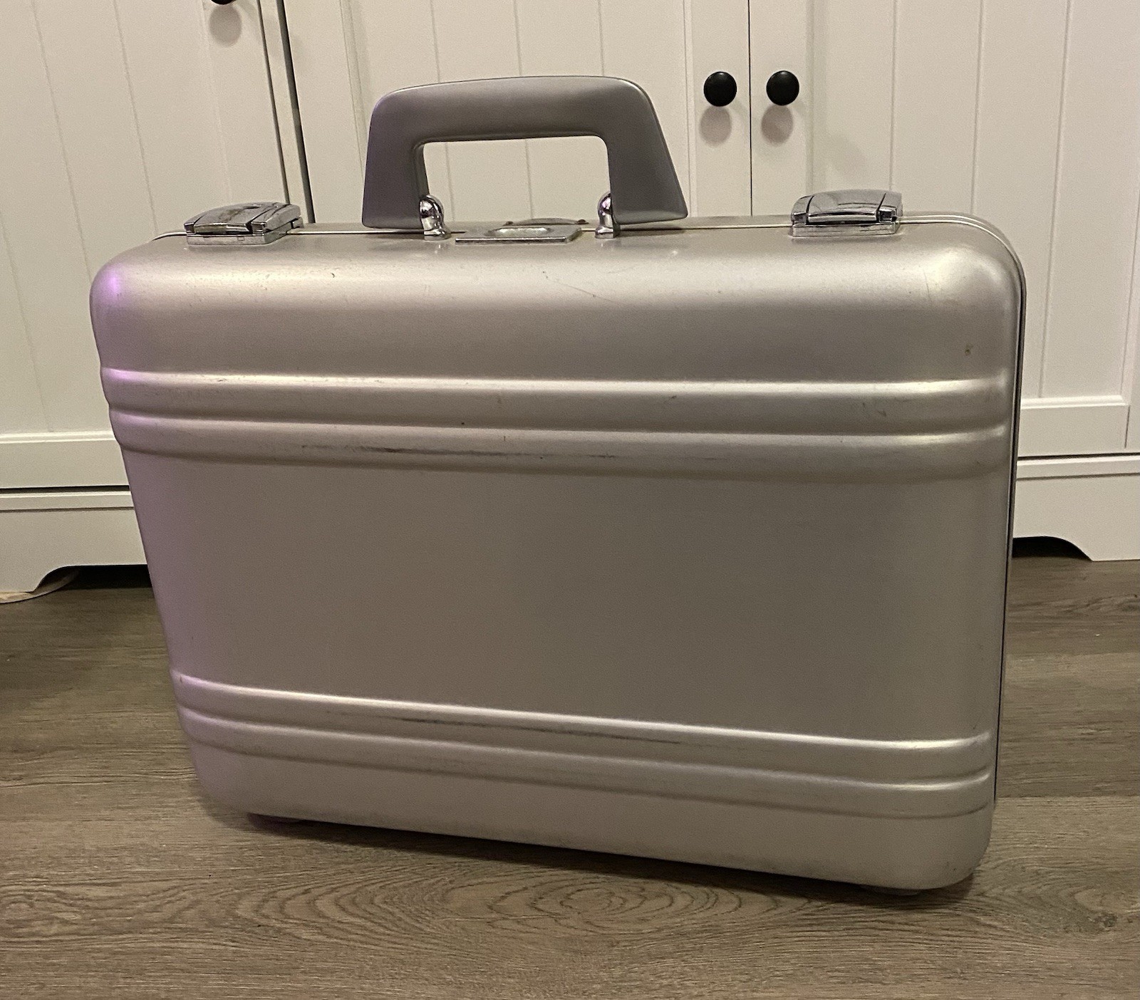 Vintage Zero Halliburton Elite Aluminum Silver Metal Briefcase Attaché Suitcase