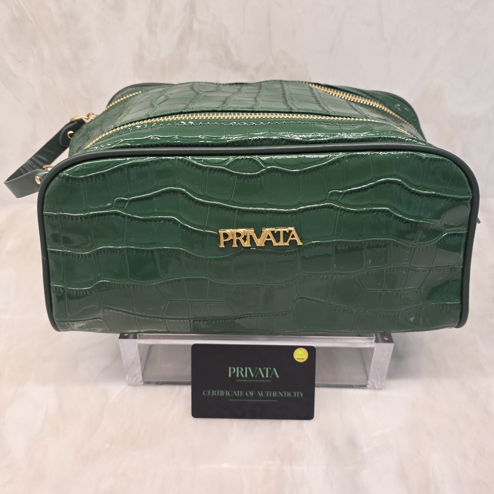 Privata MENS Toiletry Bag BRAND NEW with Cert Of Authenticy Card GREEN CROC…
