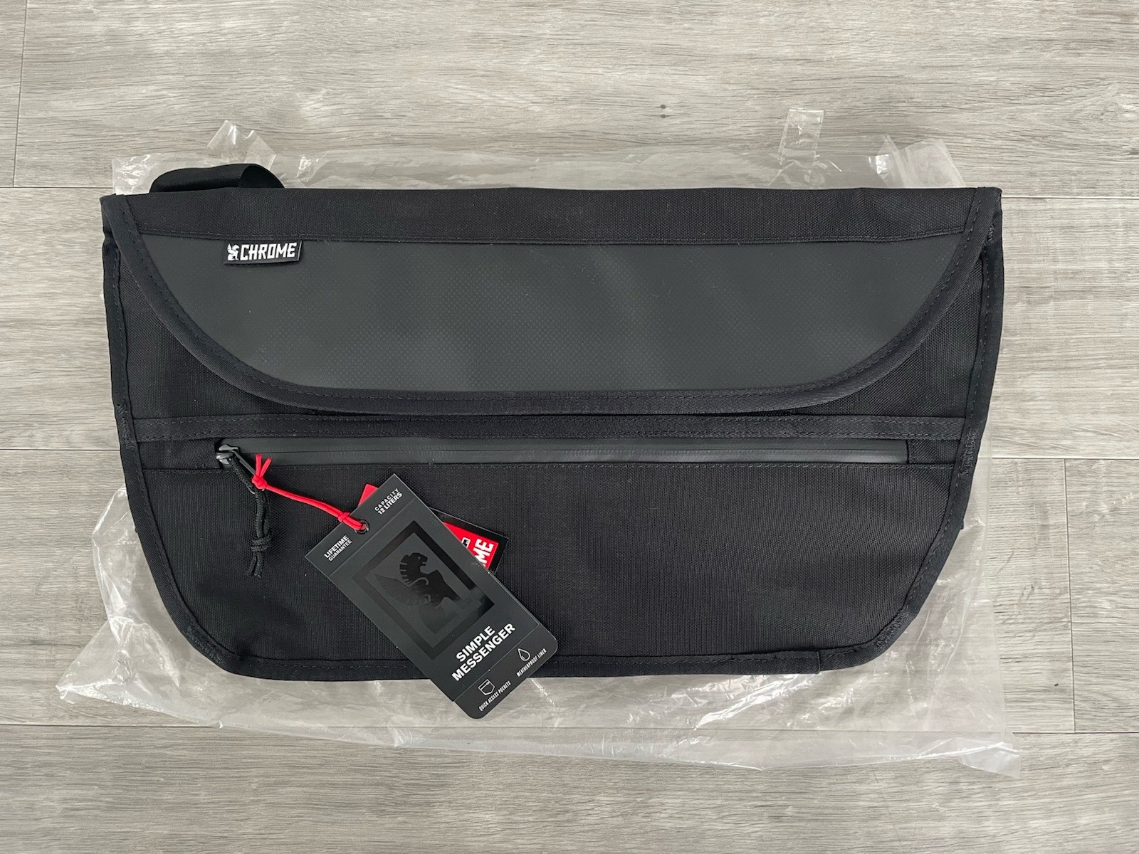 Chrome Industries Simple 12L Messenger gray commuter bag