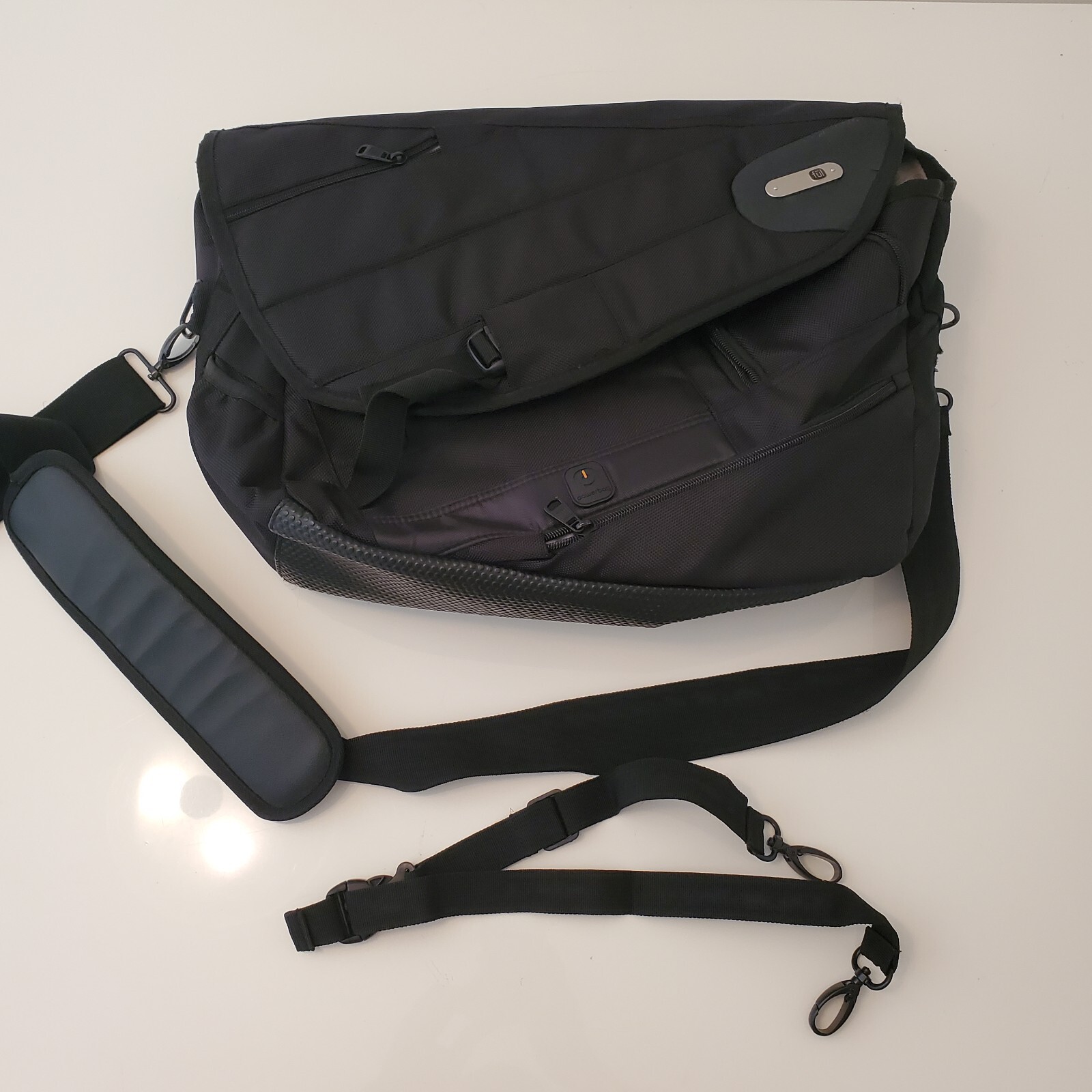 Fui Black Powerbag Messenger Laptop Case Padded See Photos