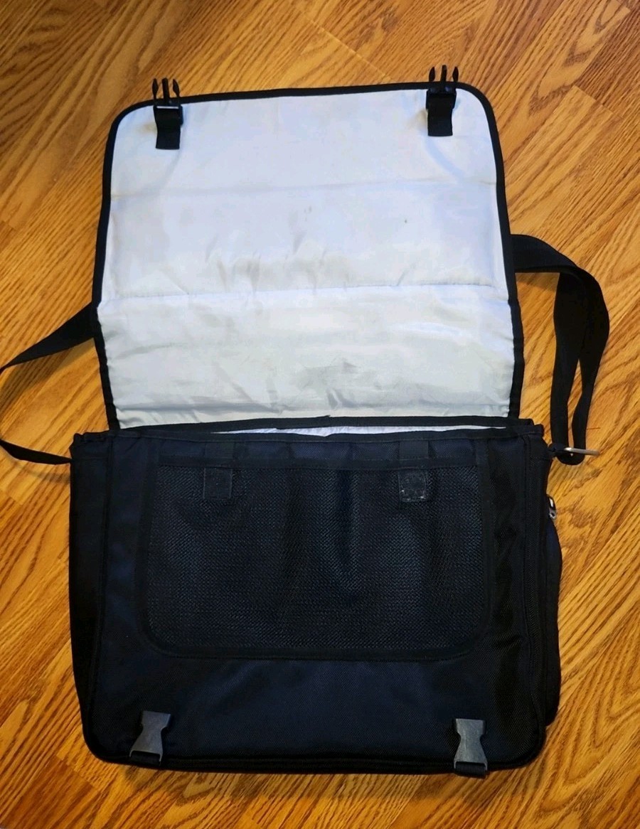 Titleist Golf Briefcase Computer Laptop Messenger Bag (See Description)