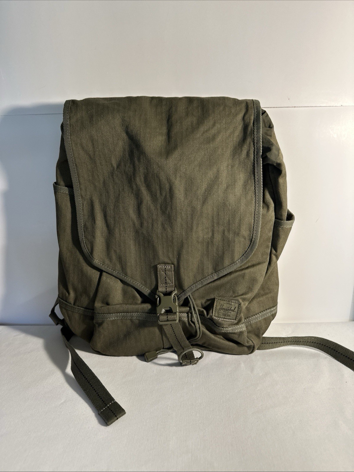Herschel Suppyl Co Retreat Backpack Olive Green Canvas Flap Pre-owned