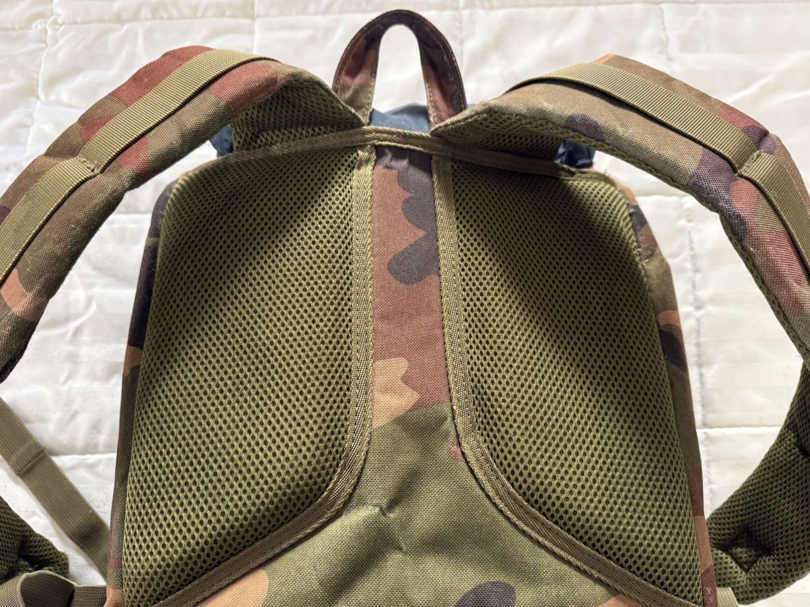 Herschel Supply Co. Backpack ‘Little America’ Woodland Camo/Navy/Red Rubber