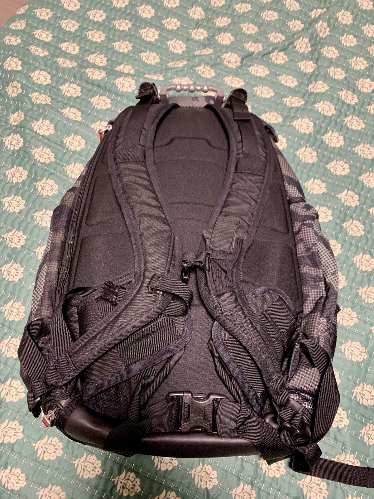 MENS OAKLEY Kitchen Sink Digital Camo BAG