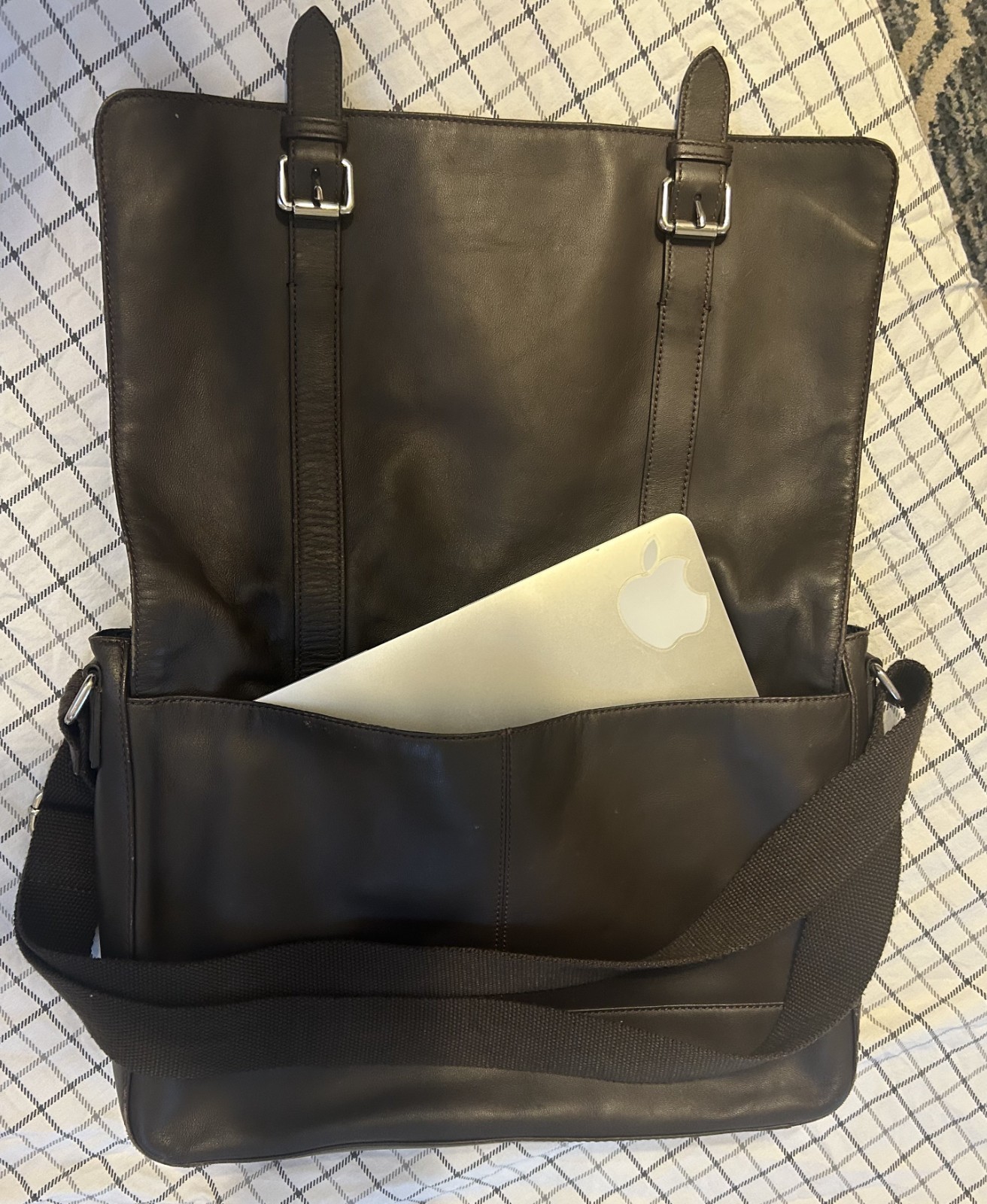 Cole Haan dark brown leather messenger bag practically flawless, mint condition