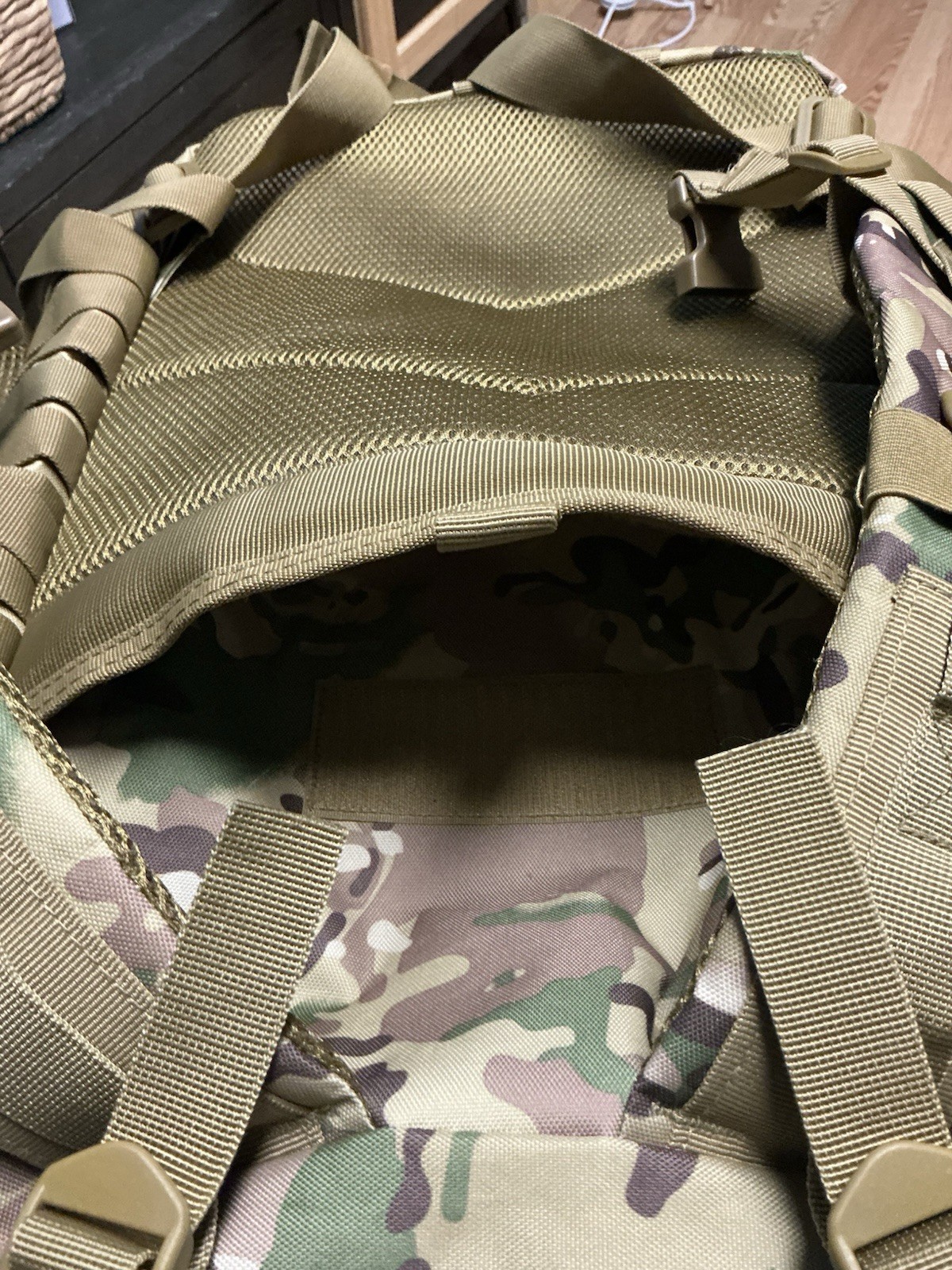 New Unbranded Large 14×19 Camo Backpack, Multiple Pockets