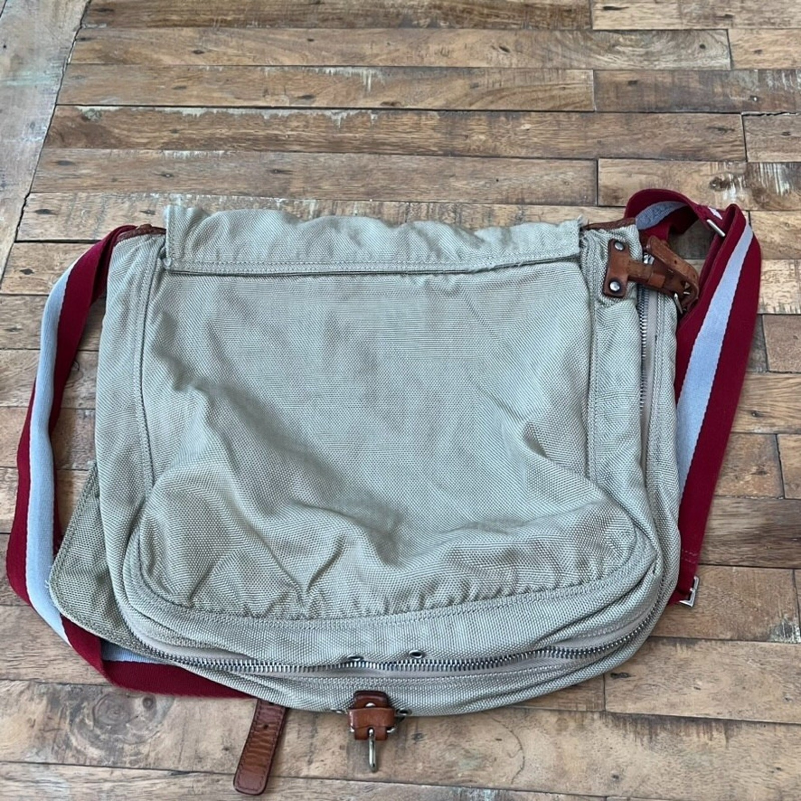 Bally Leather & Canvas Khaki Crossbody Messenger Bag Expandible