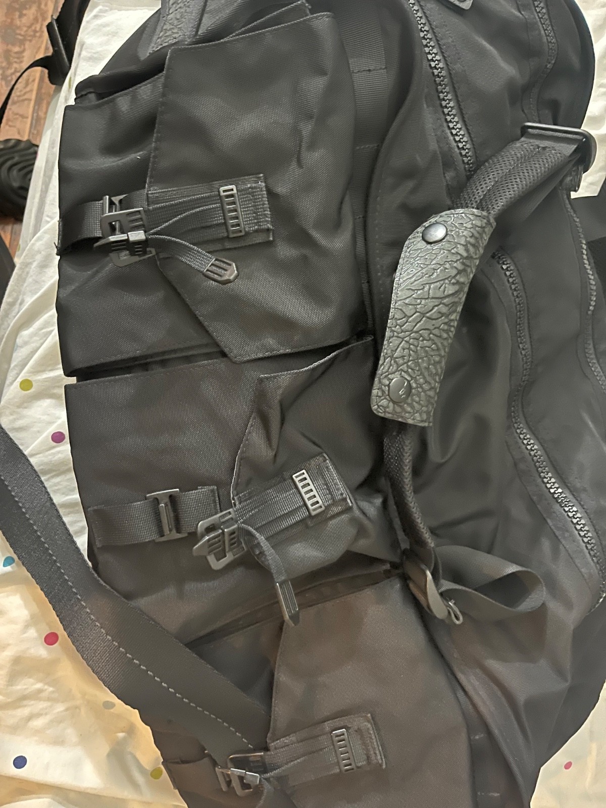 Nike SB Black Cement Duffle Bag Board Carrier Super Rare Nike SB Luggage Skate
