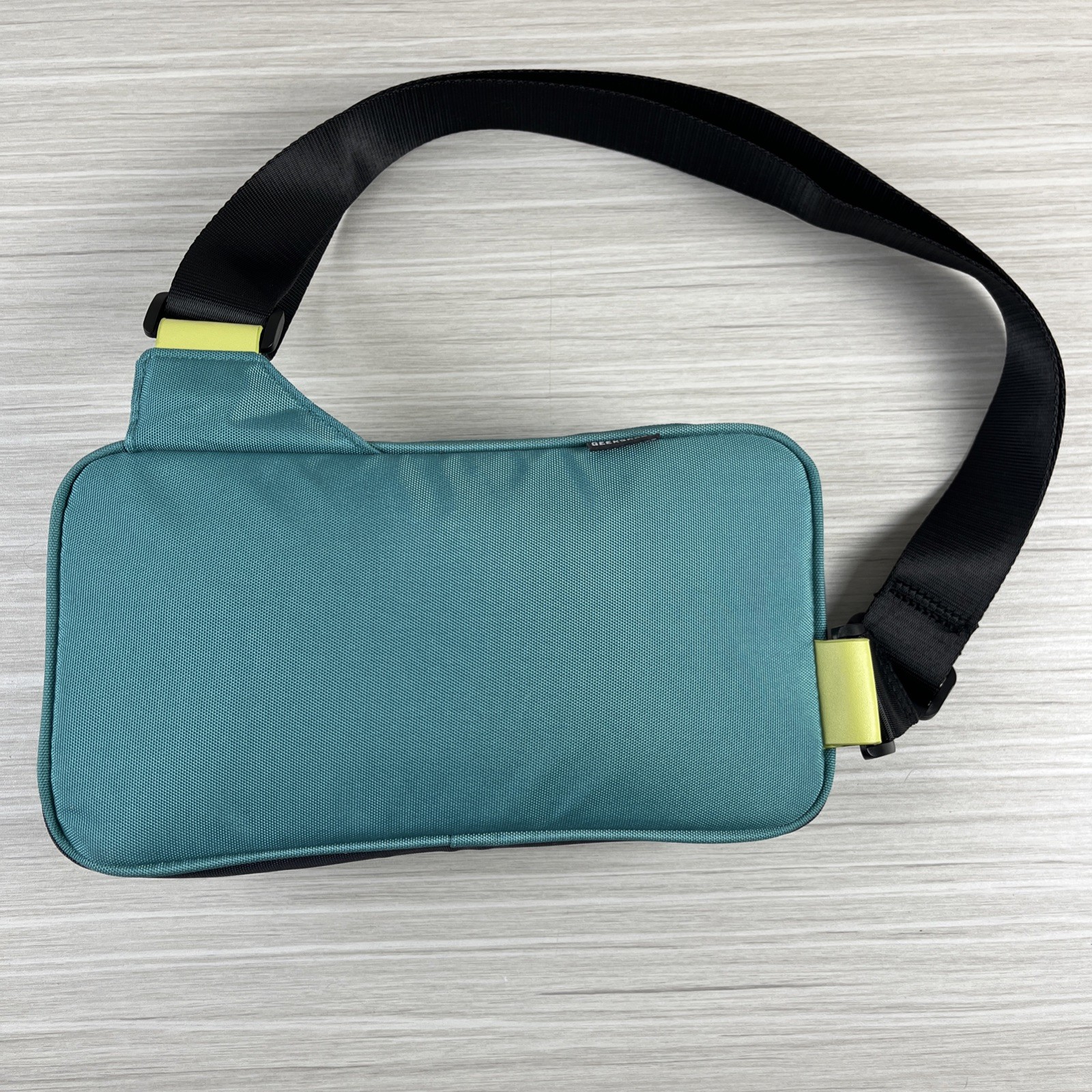 Geekshare Crossbody Bag Video Game Switch Shoulder Fanny Pack Messenger Case