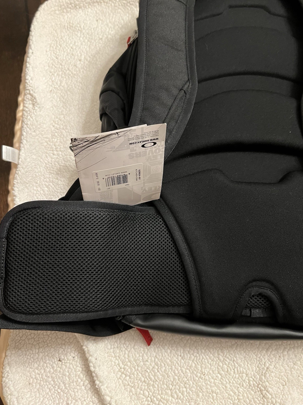 GENUINE Oakley 34L Capacity Kitchen Sink Backpack Black 92060AODM AUTHENTIC READ