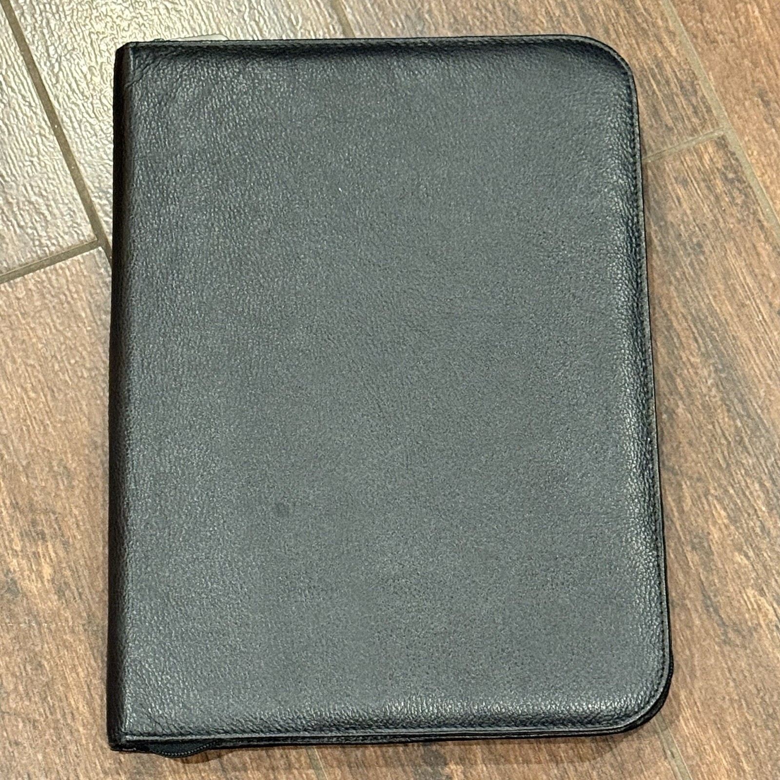 WILSON’s Zip Around Pebble Leather Black Work Business PORTFOLIO 10×13”