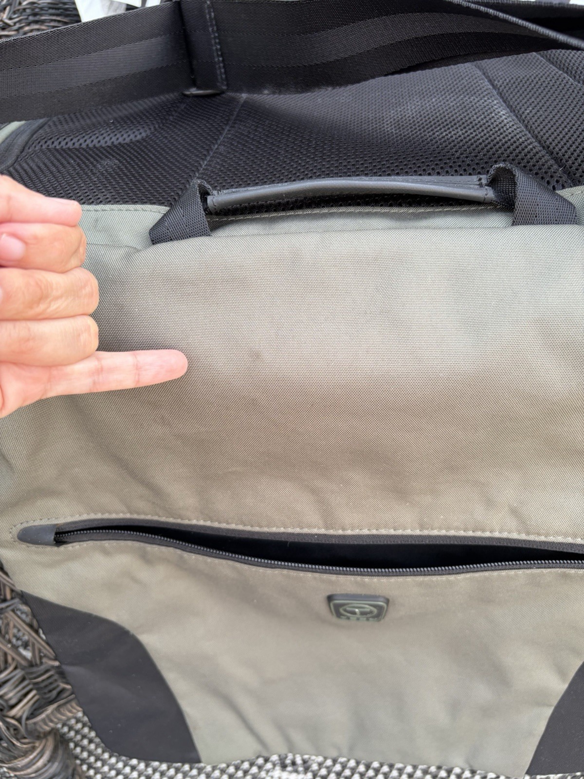 Tumi T-Tech Olive Green Ballistic Nylon Messenger Crossbody Laptop Bag Briefcase
