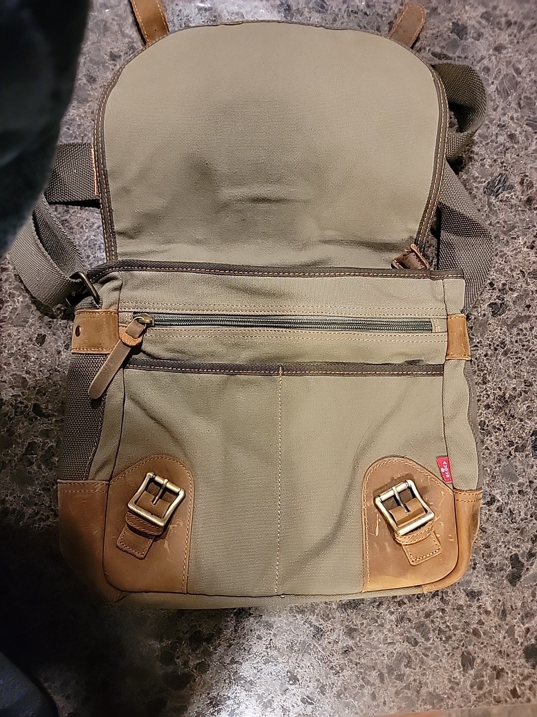 Augur Strauss & Co Messenger Bag Vintas, Heavy Canvas, Great Quality. NWOT.