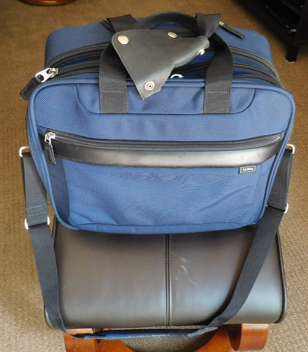 LL BEAN Blue Carry On Rolling Luggage Briefcase Laptop Bag Style #OAJM4 VG
