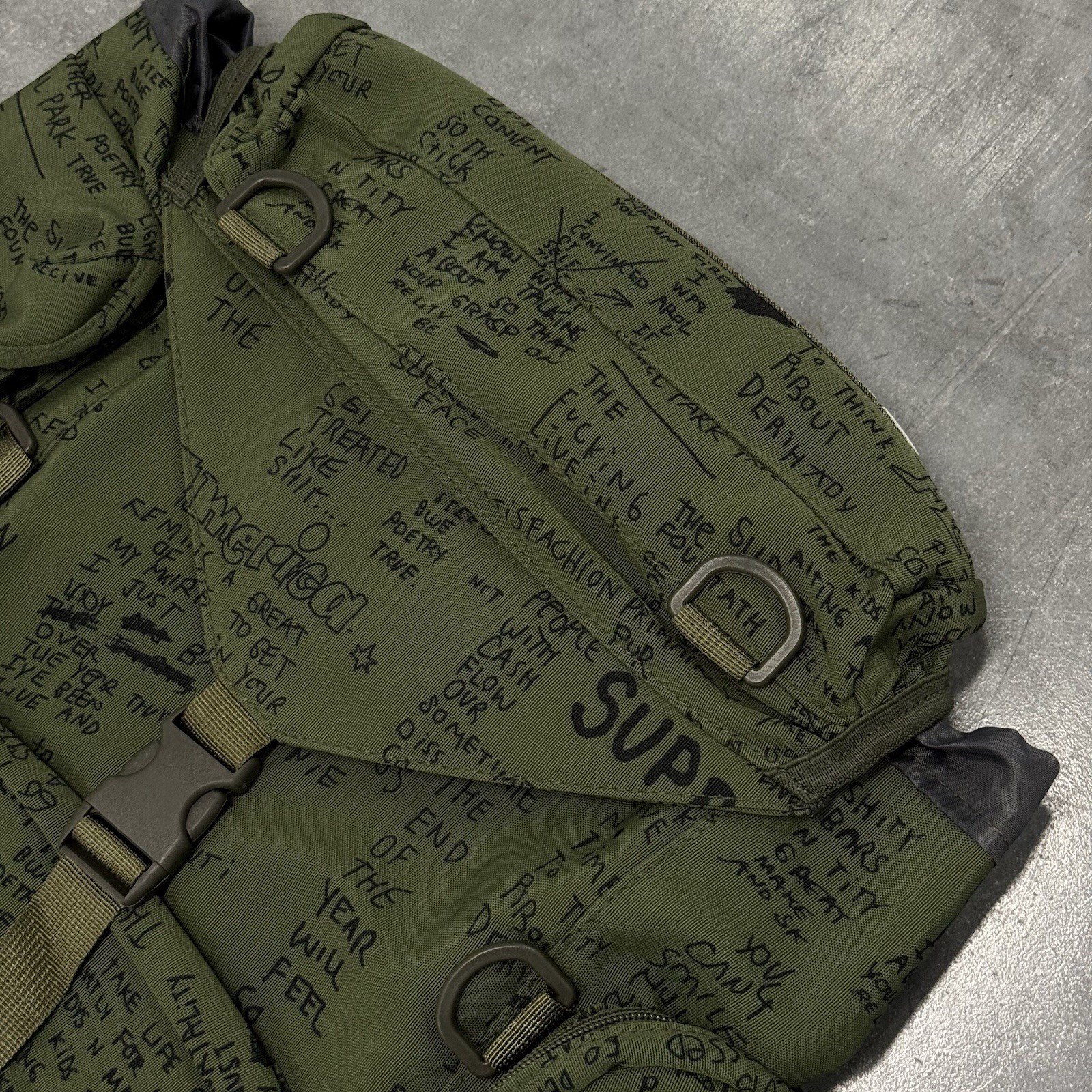 Supreme SS23 Military Field Olive Green Backpack Multi-pocket Clip Outdoor Bag