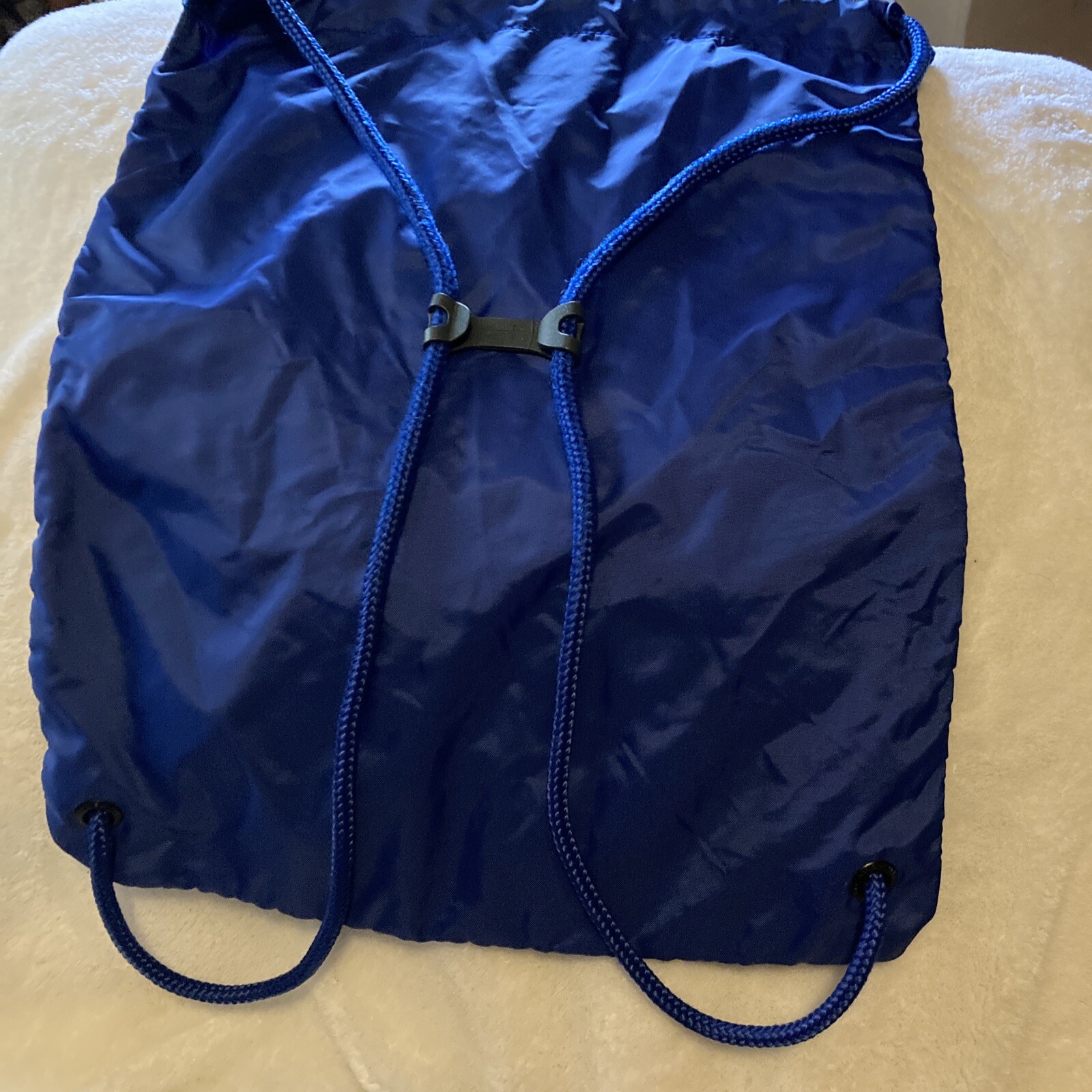 New Under Armour Gym Cinch Drawstring Backpack w/ 2 Small Zip Pockets