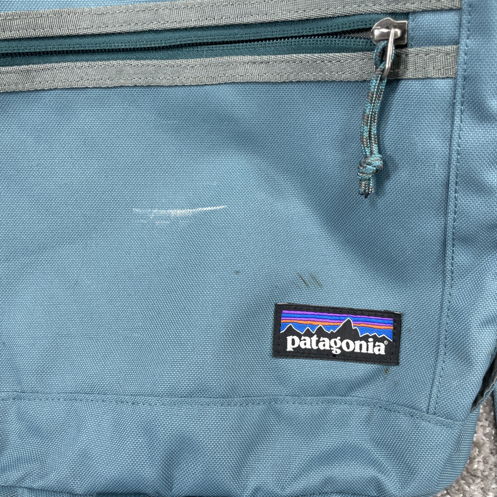 Patagonia Backpack Mens Arbor Daypack 20L Tasmanian Teal Outer Zipper Pockets