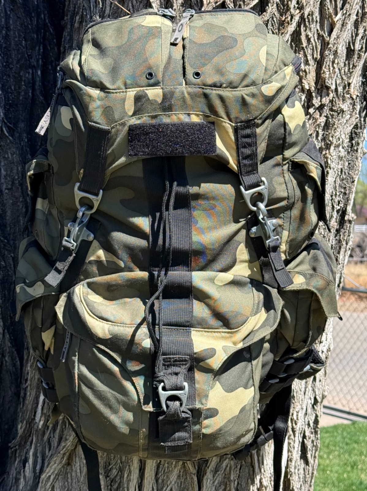 RARE OAKLEY AP MECHANISM BACKPACK Camo Mountain Division Hiking Day Pack Bag