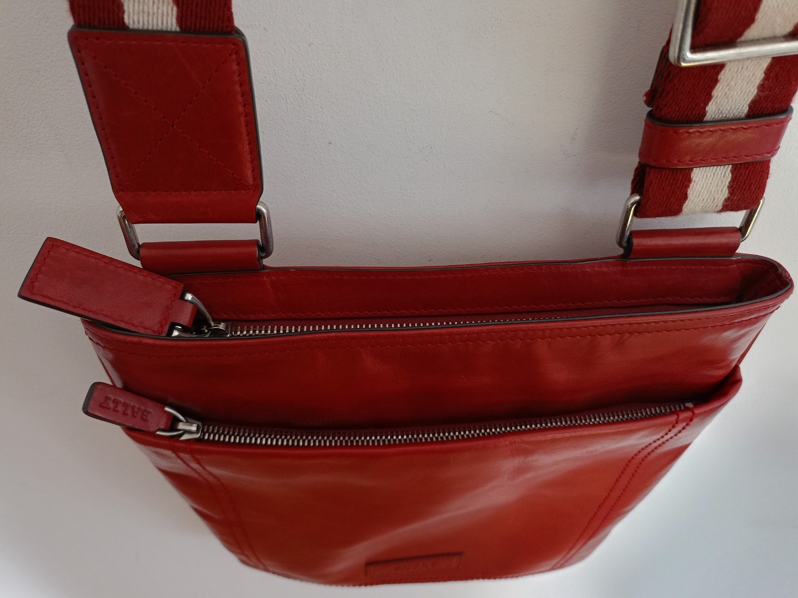 Bally Terino Red Leather Messenger Bag Crossbody Stripe Strap Auth