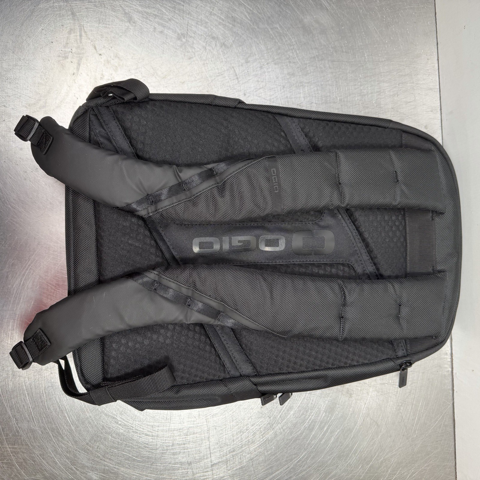 OGIO Pace Pro20 Backpack Black New with Tags 20 Liter 5924076OG Laptop Sleeve