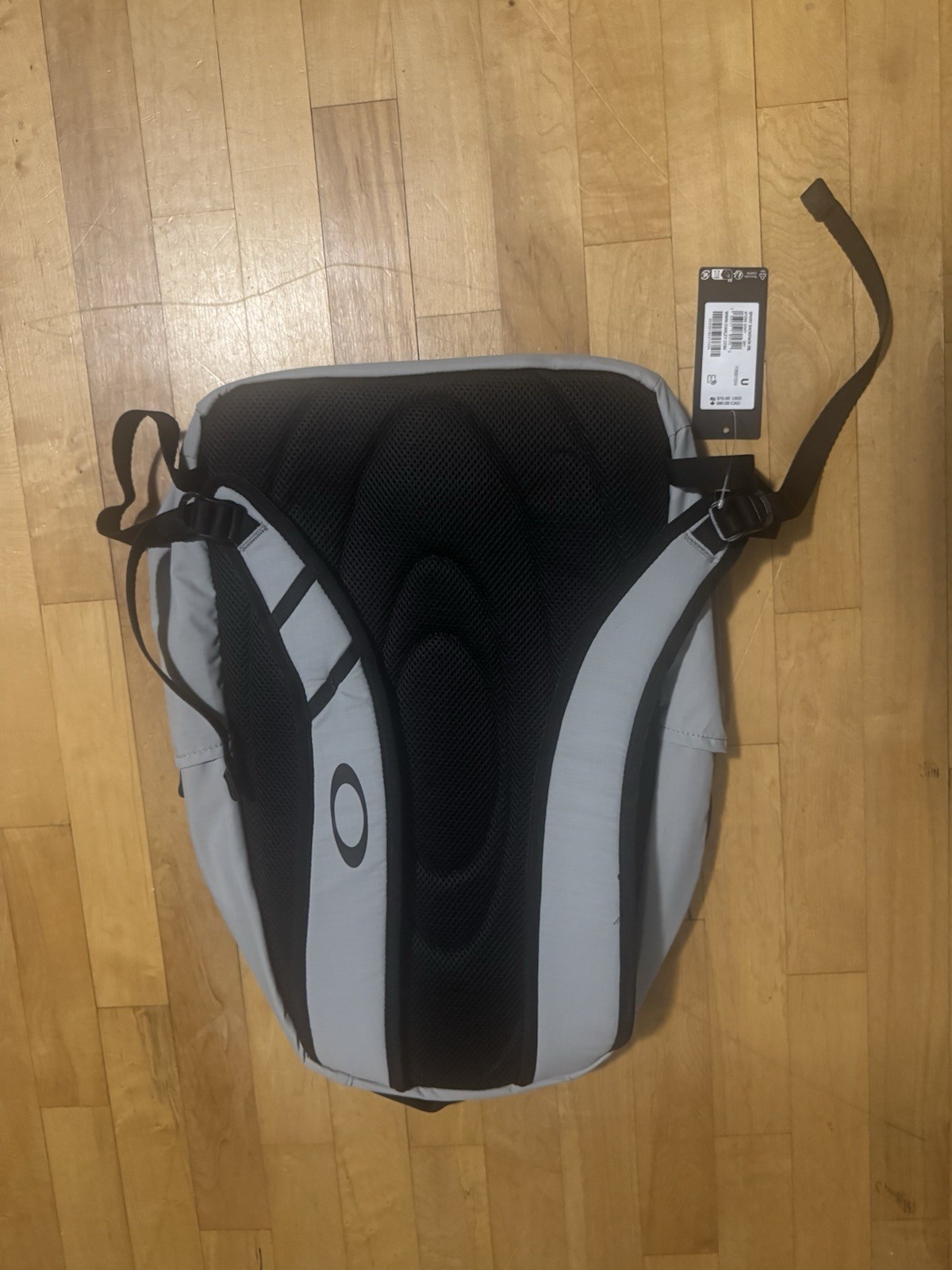 Oakley Sport Backpack Stone Gray 28L- 16″L x 15″W x 8″H Travel Luggage