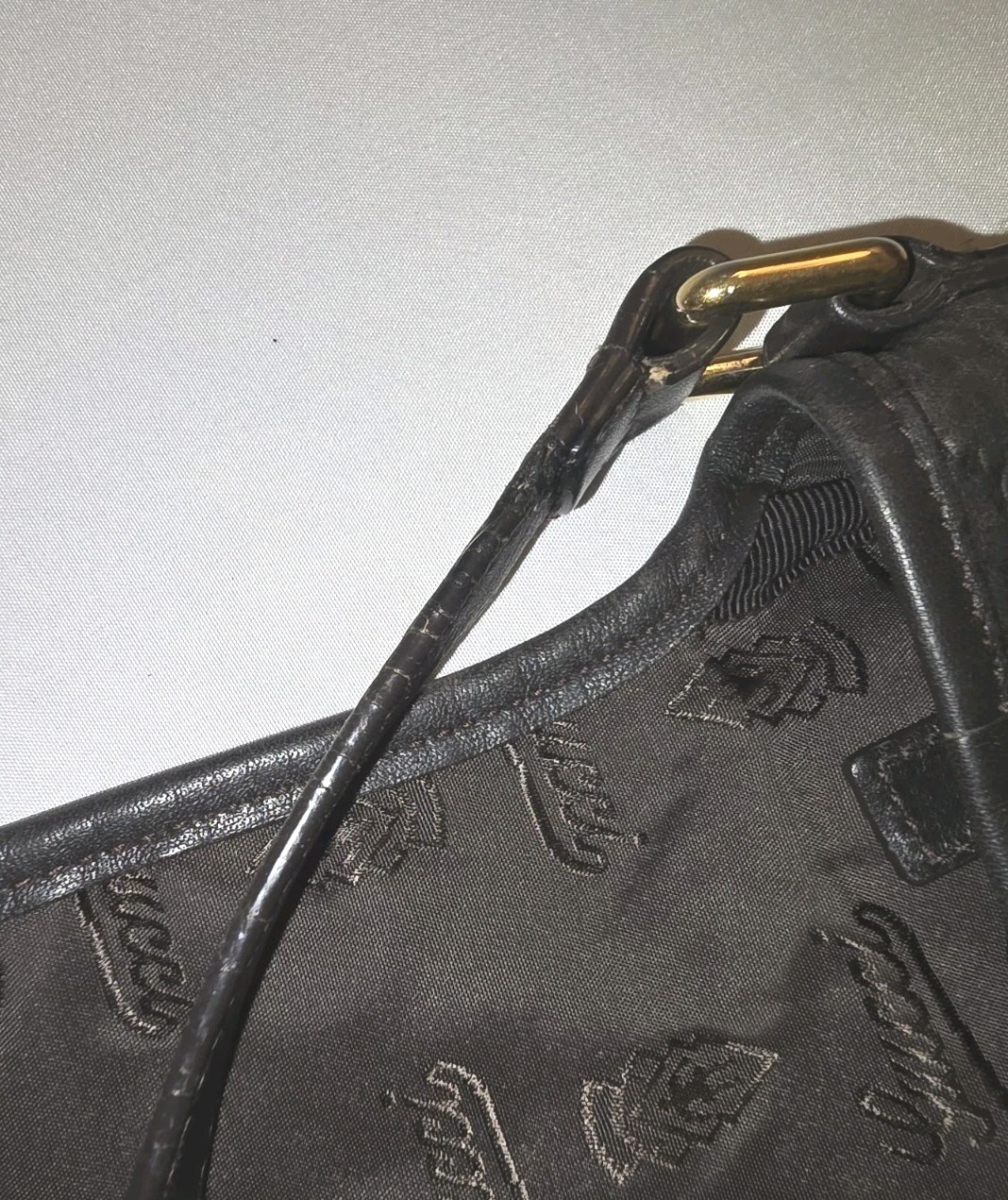 Gucci Guccissima Brown Leather Messenger Crossbody Bag Flap Italy Authentic