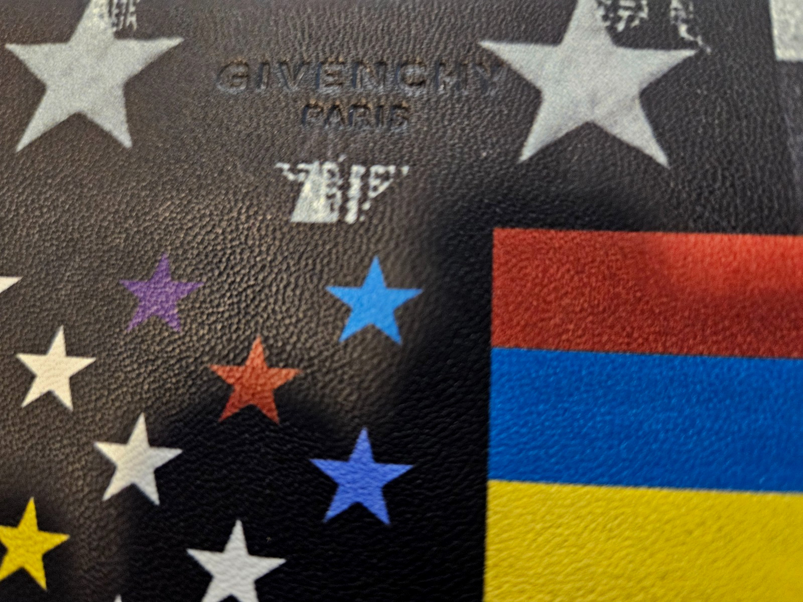 $776 GIVENCHY Large Leather Monotone + Color Flag Pouch (11.75″ x 8.75″) NEW