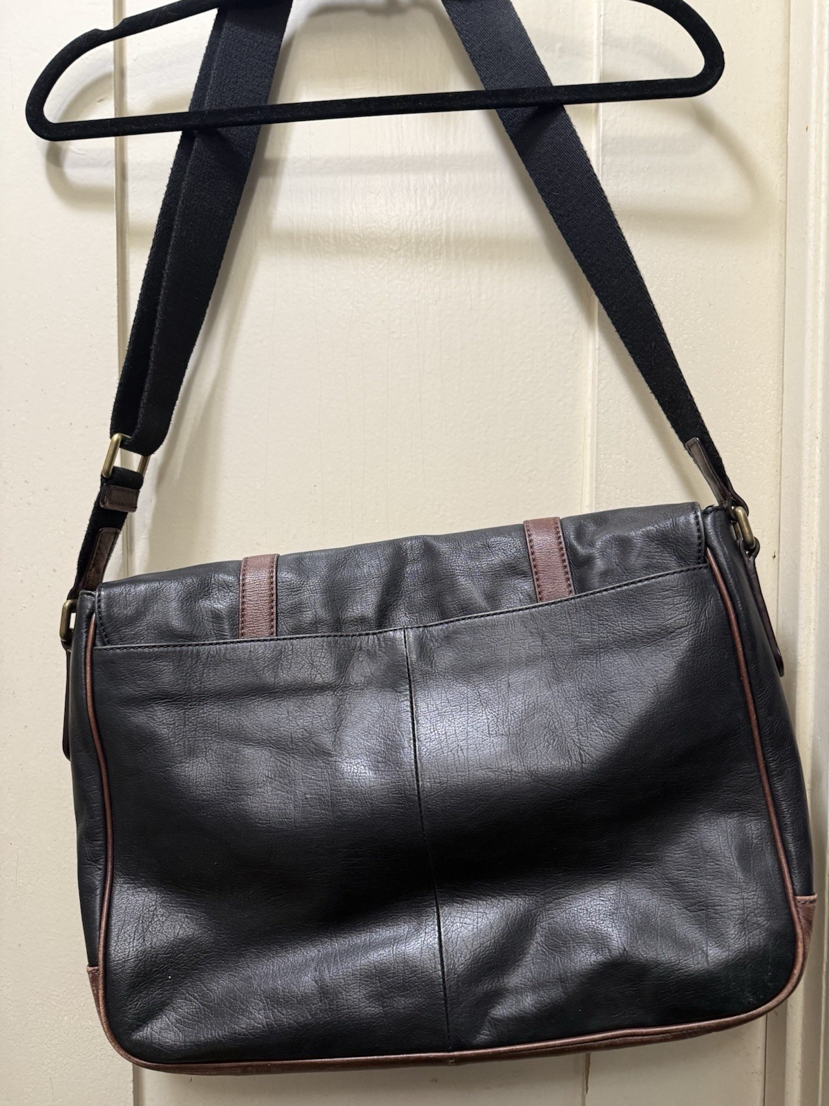 Fossil Men’s Messenger Bag Black Brown Buckle Magnetic Inner Outer Pockets