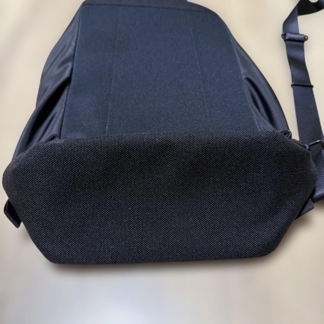 Yoshida Porter Monotone Real Tree Pattern Sling Shoulder Bag Black Excellent