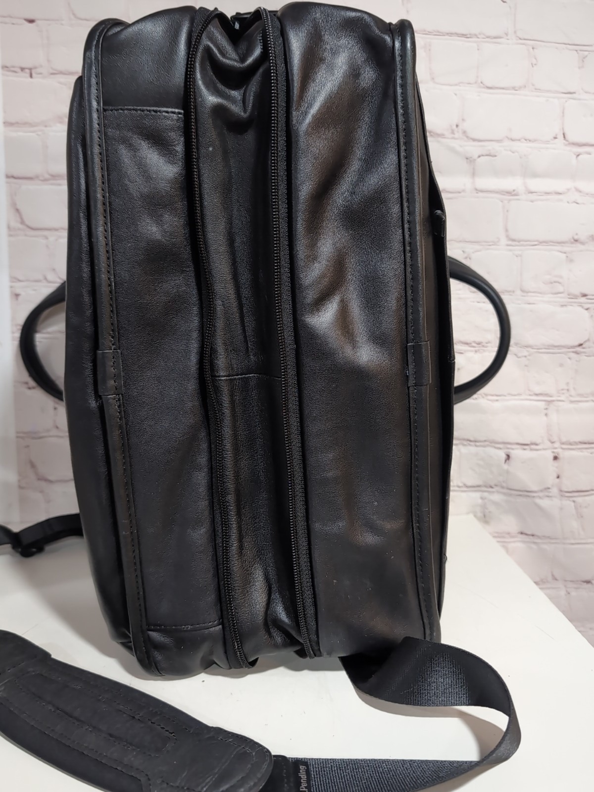 TUMI ALPHA 2 Expandable Laptop Briefcase Black Leather Model 96141 D2 READ