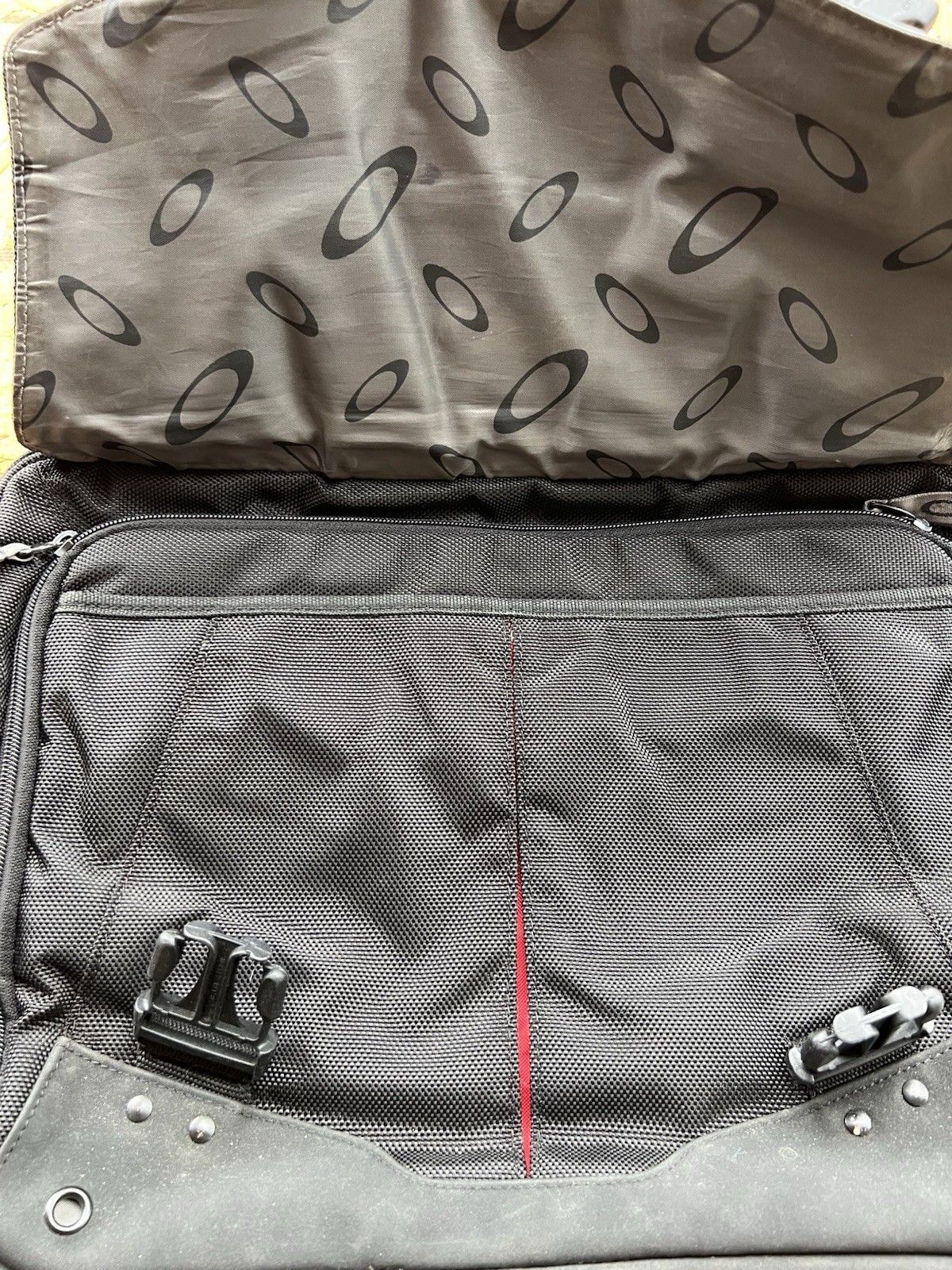 Vintage Oakley Software Padded Laptop Messenger Bag Multi Pocket Heavy Duty