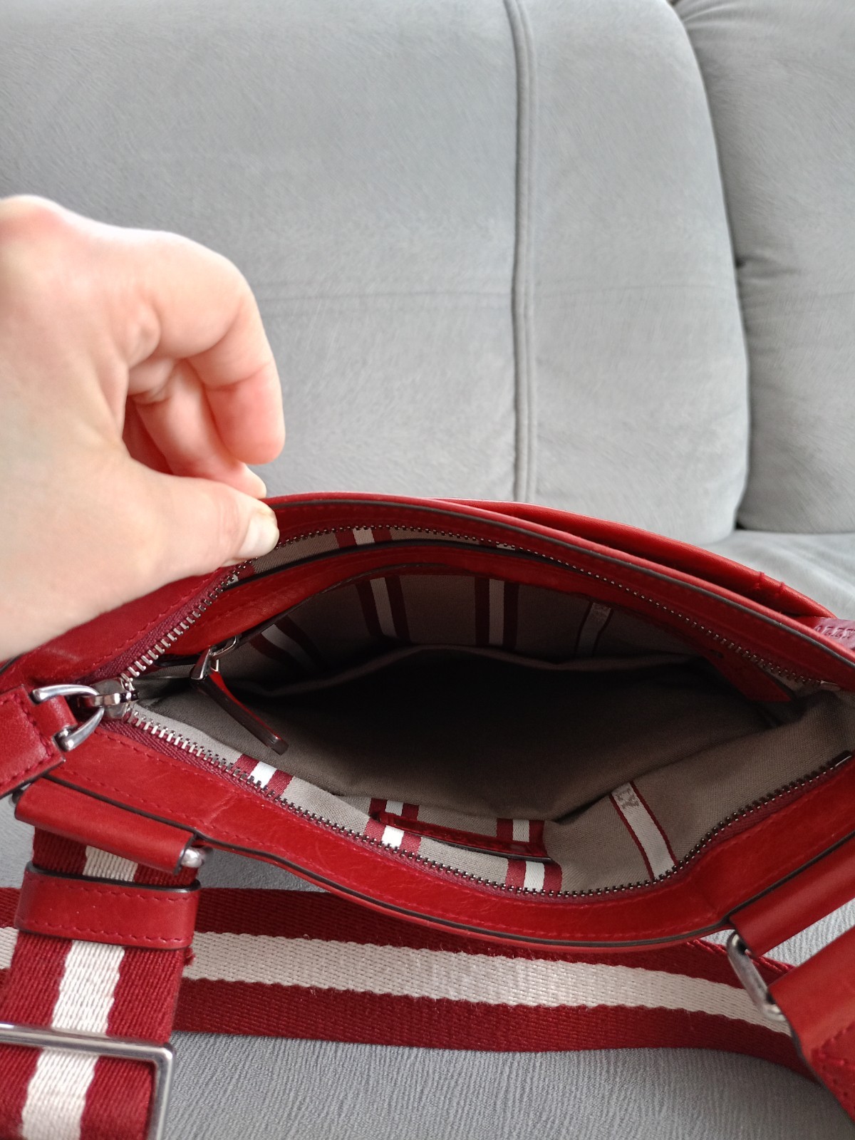 Bally Terino Red Leather Messenger Bag Crossbody Stripe Strap Auth