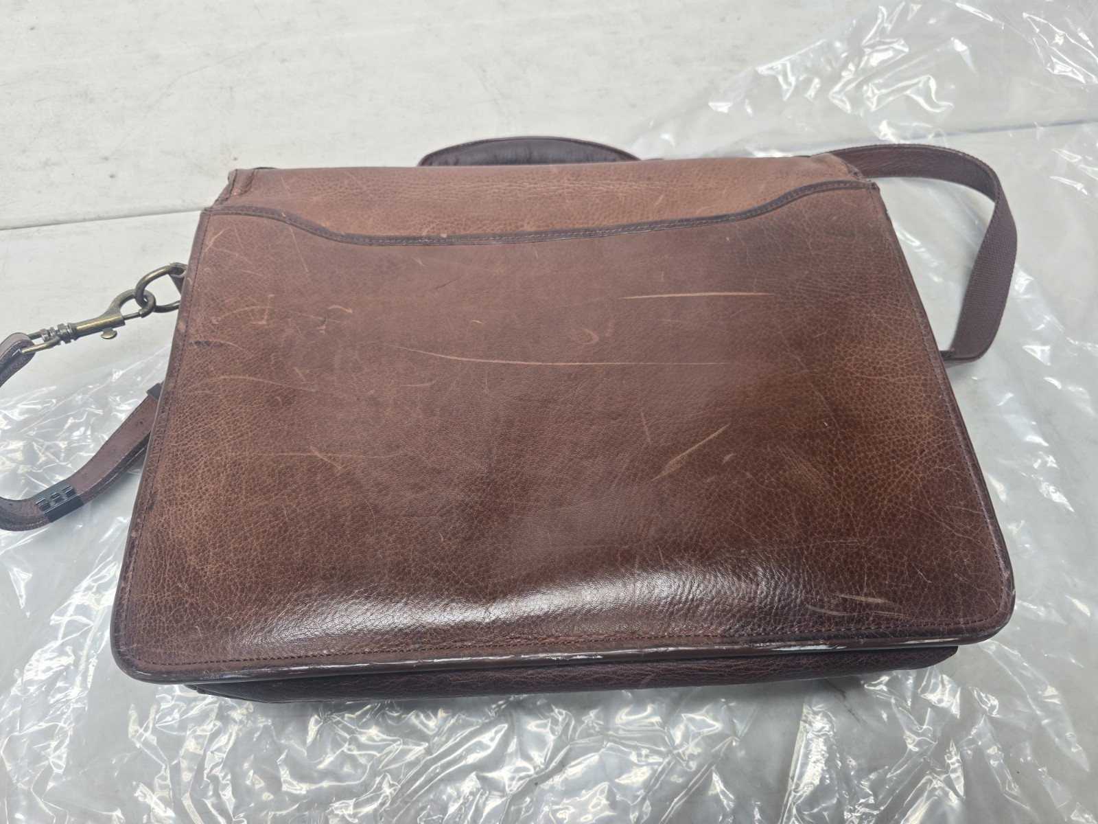 Duluth Trading Leather Bashful Billionaire’s Briefcase Messenger Bag Laptop Case