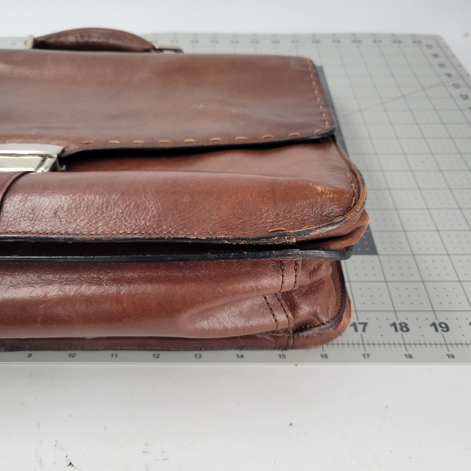 Pelle Studio Wilsons Italian Leather Brown Messenger Laptop Bag 17″x13″