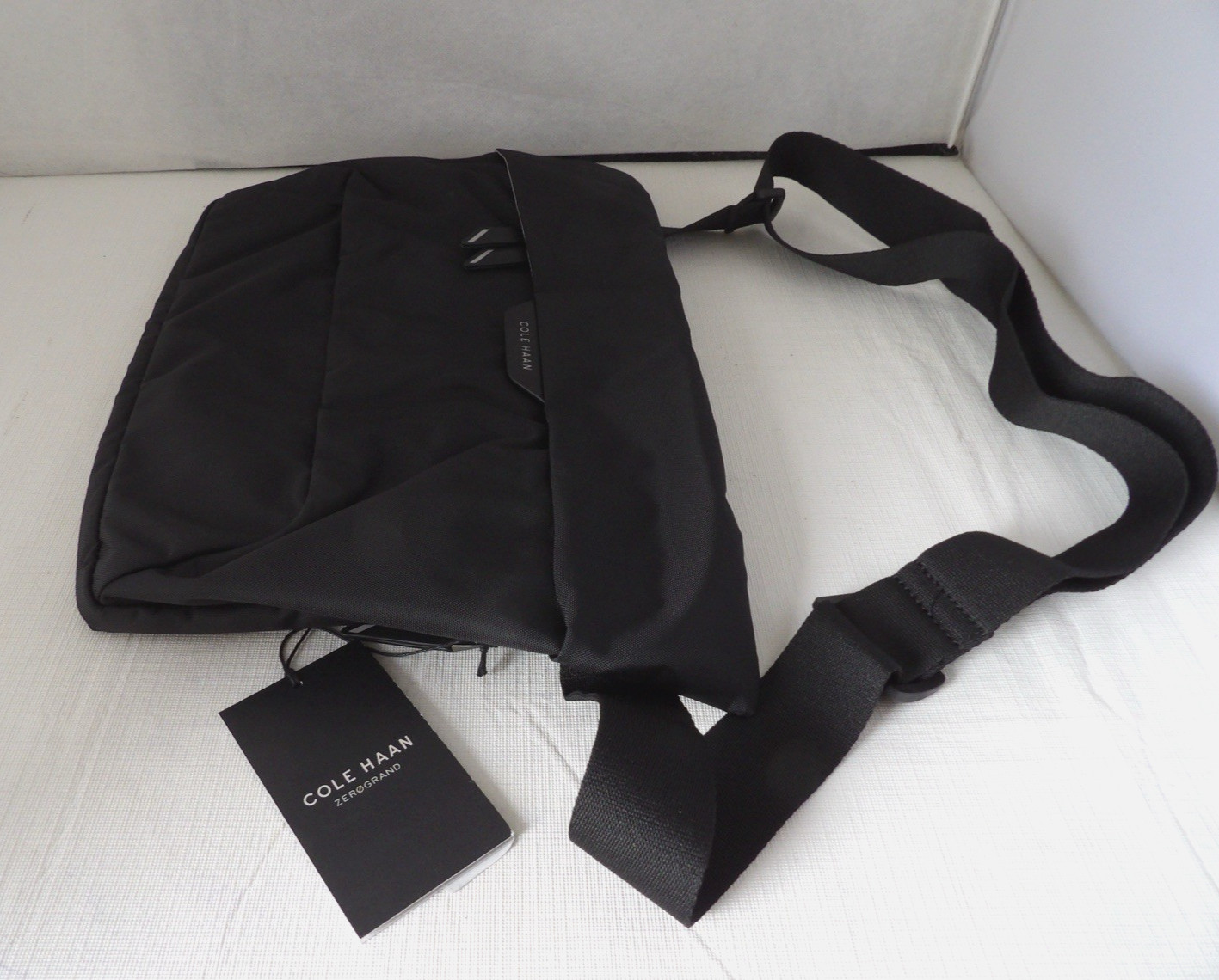 NWT Authentic COLE HAAN ZEROGRAND CENTRAL Black Nylon Men’s Sling Bag Unisex