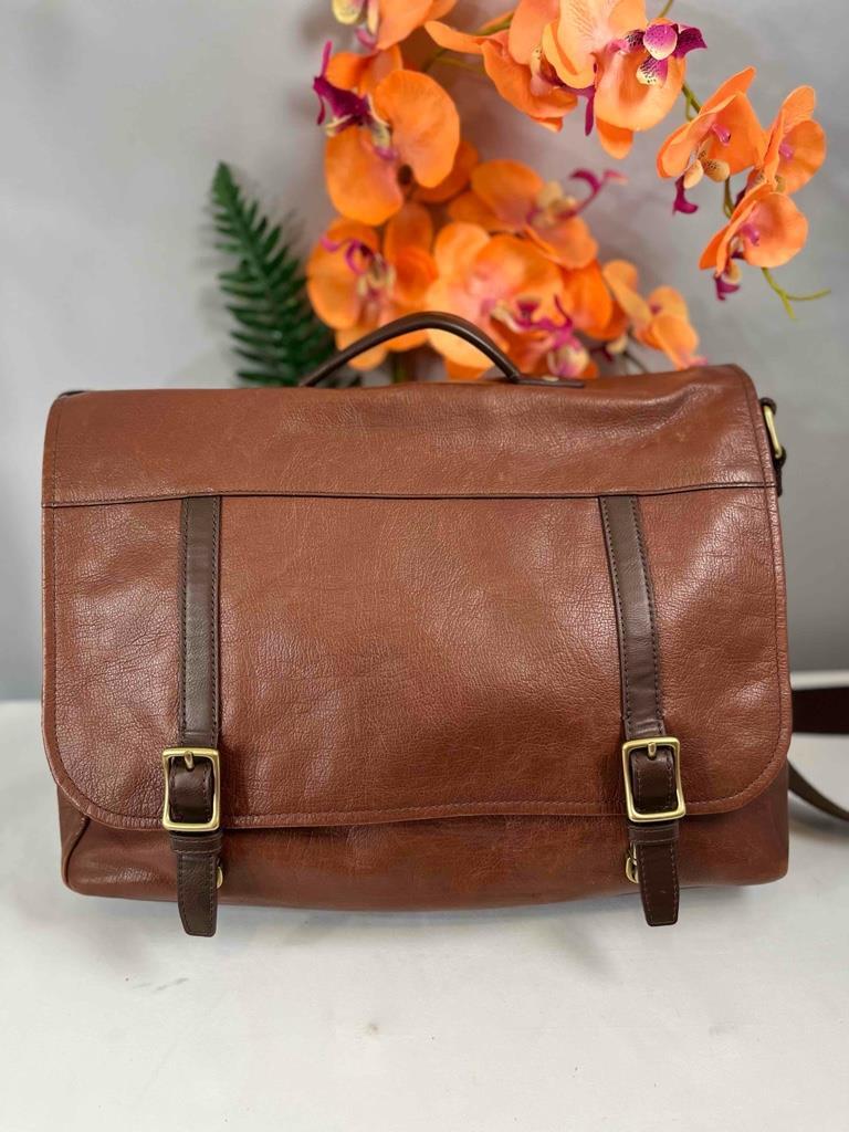 FOSSIL Dark Brown Leather Buckle Accents Front Flap Men’s Messenger Bag