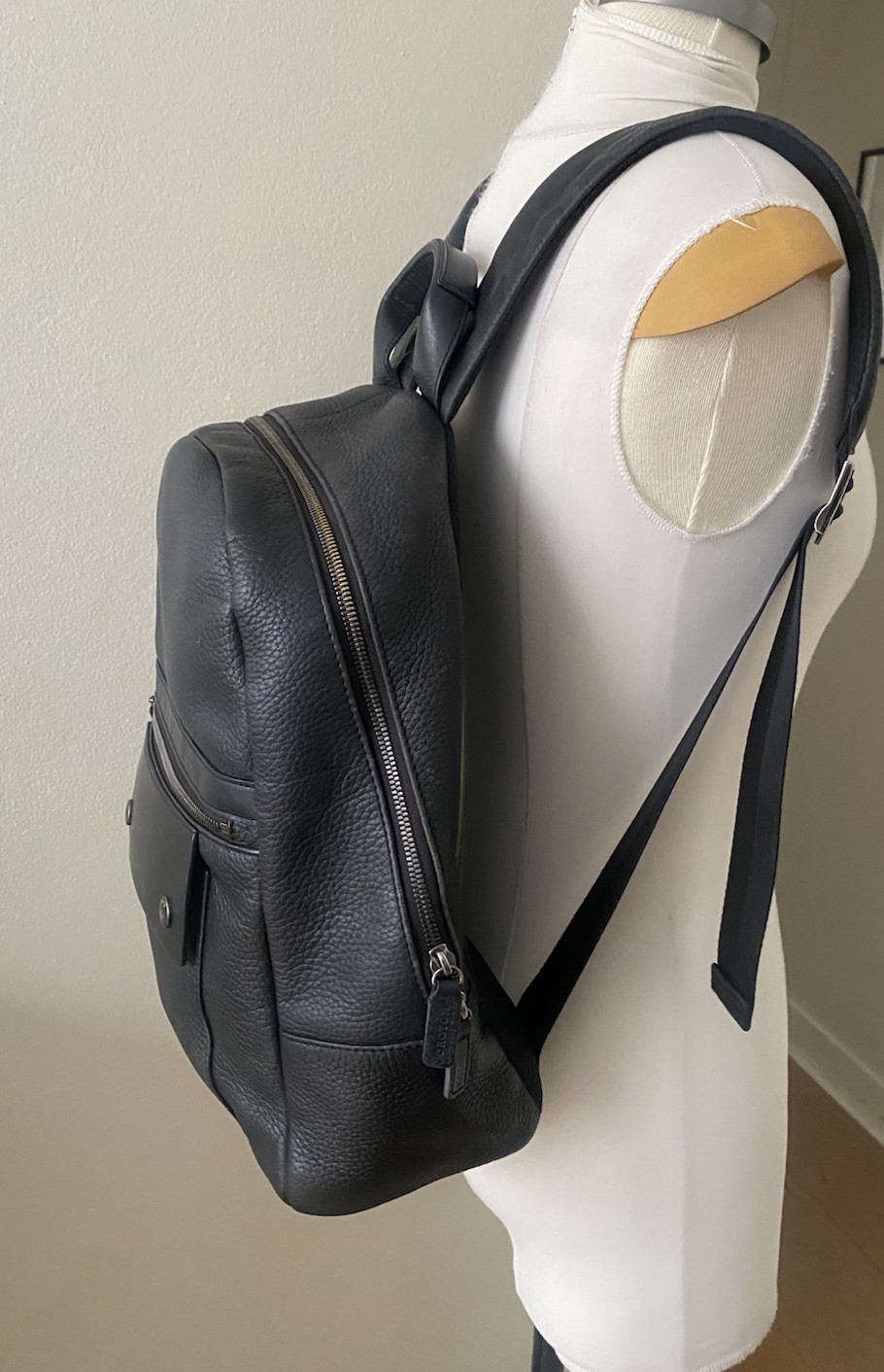 Oroton Black Unisex Leather Backpack Multiple Pockets /zipped W34cm H36cm D10cm